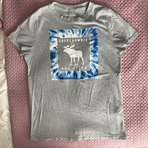 Abercrombie kids tie dye moose shirt. Size 13/14 grey and blue.